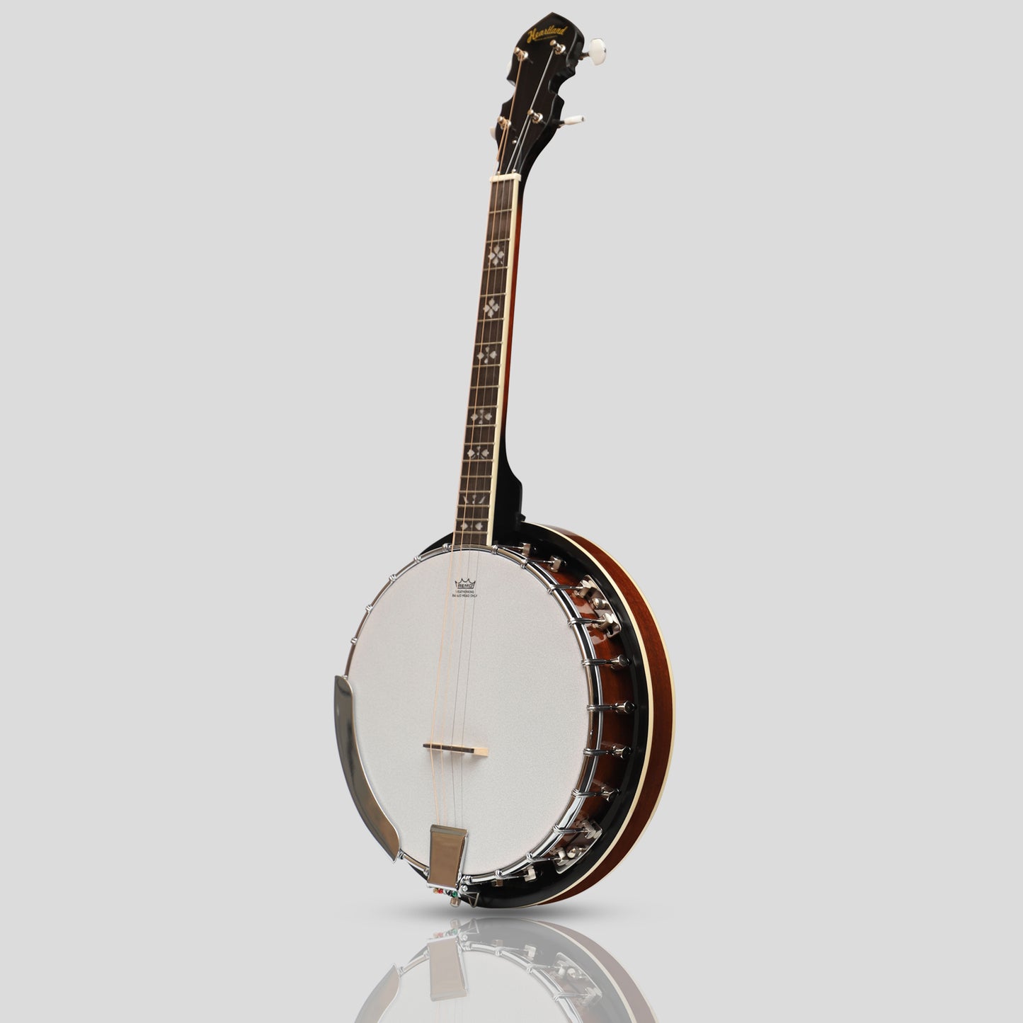 Heartland 4 corde 17 fret Irish Tenor Banjo Player Series con finitura chiusa Solid Back Sunburst