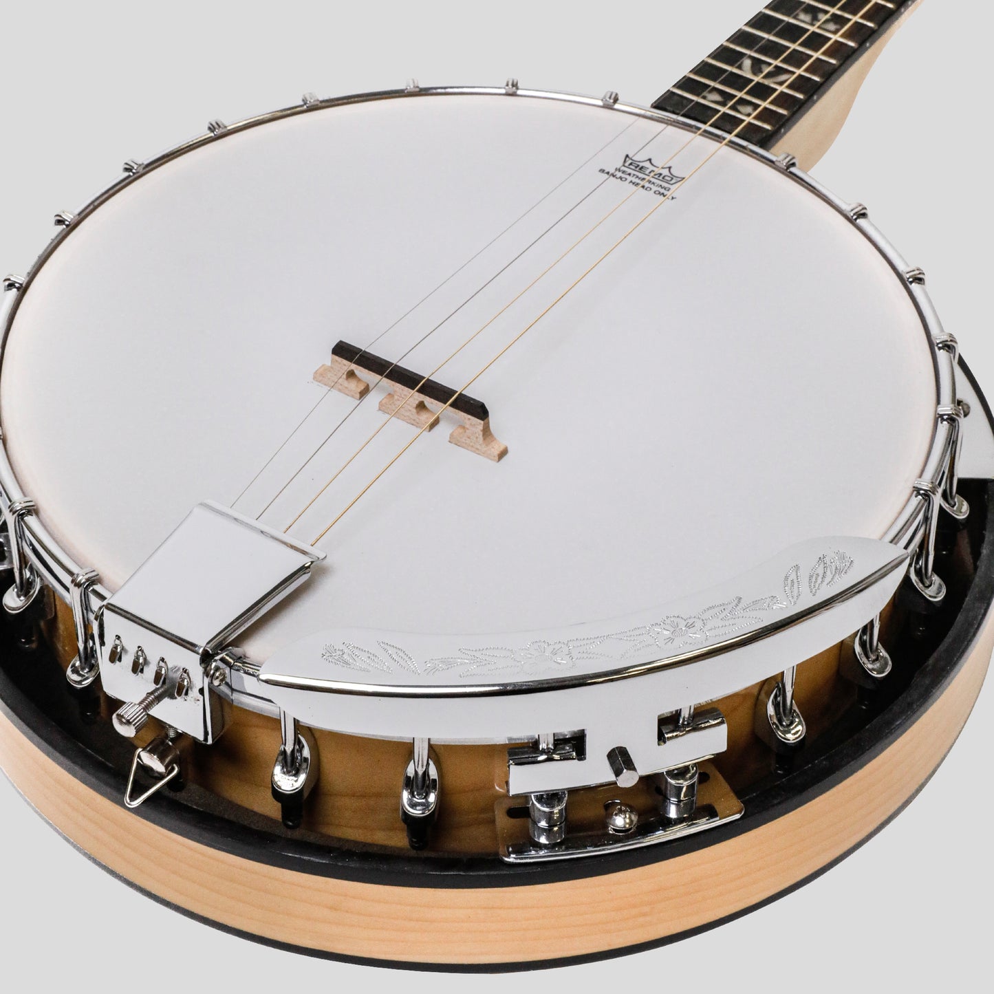 Heartland Deluxe Irish Tenor Banjo 17 Frets Left Handed 24 Bracket Closed Solid Back Maple Finish